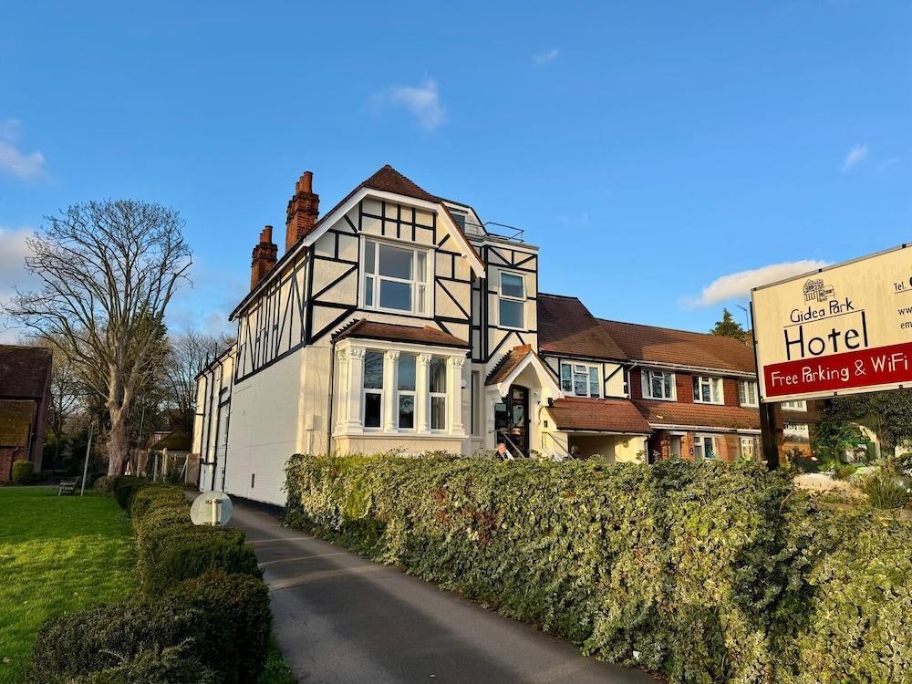 Gidea Park Hotel