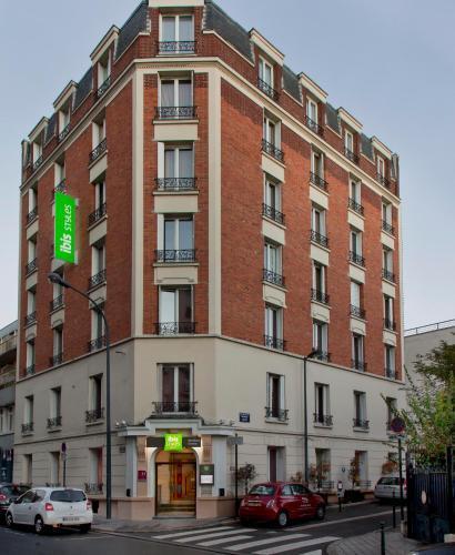 ibis Styles Asnières Centre - Tap to explore photos