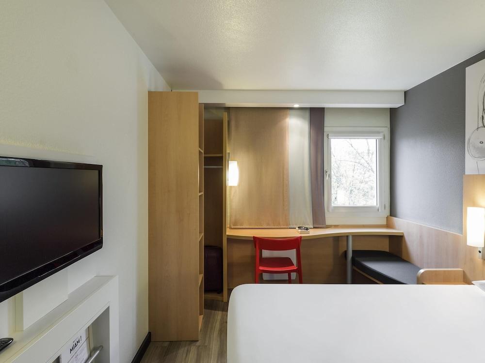 Ibis Paris Meudon Velizy Room Type - Standard Room, 2 Twin Beds