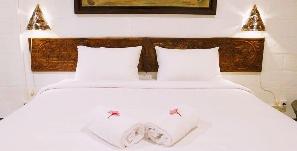SARE Suites - Tap to explore photos