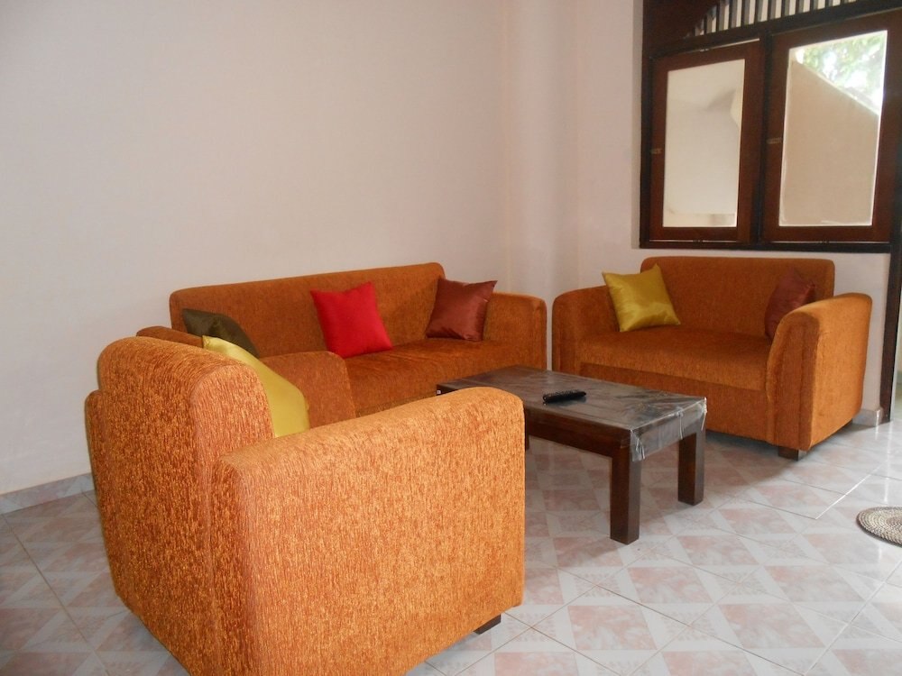 Colombo Apartments - Harmers Avenue - Tap to explore photos