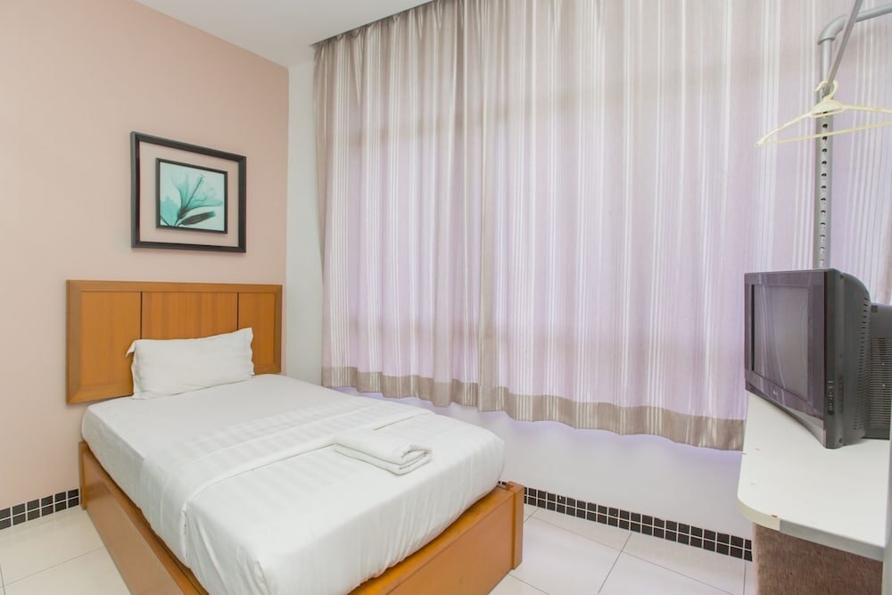 1 Hotel Pudu Cheras - Tap to explore photos
