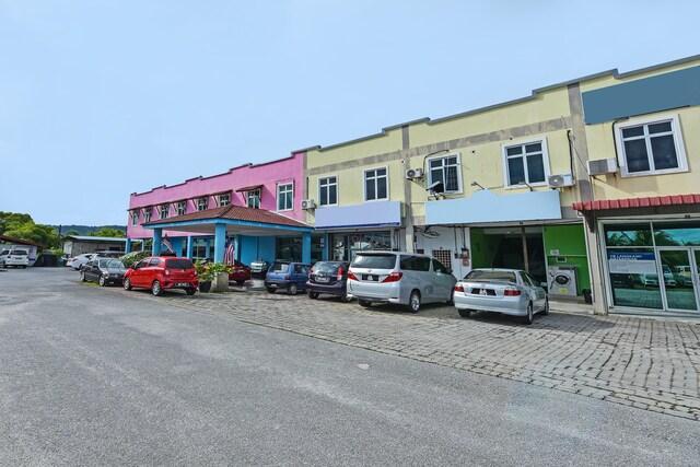 Hotel O Senyum Inn - Tap to explore photos