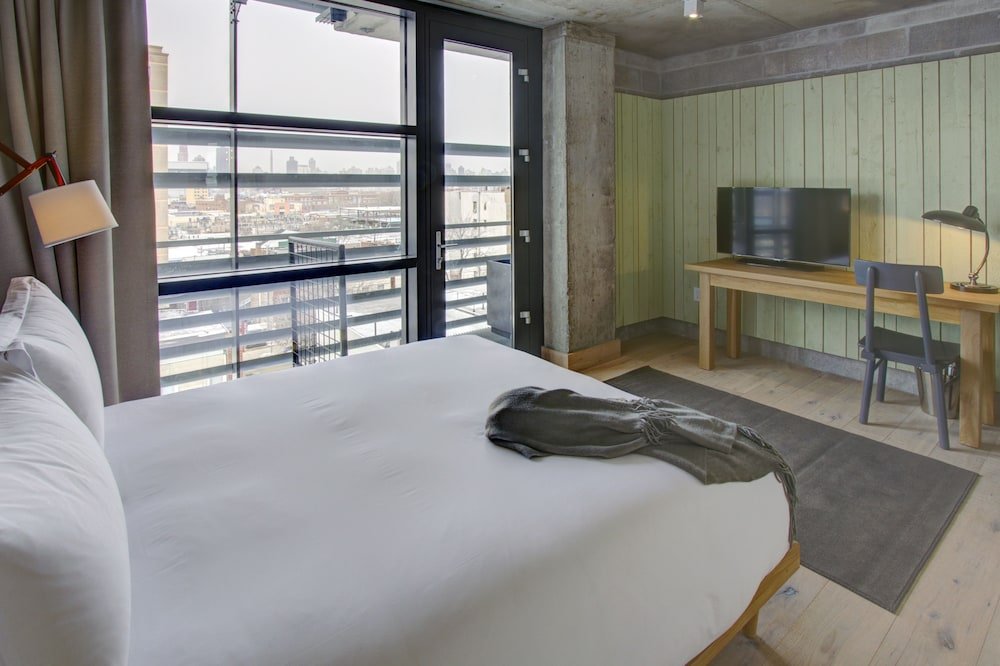 The Boro Hotel Room Type - Balcony 1 Bed King or Queen