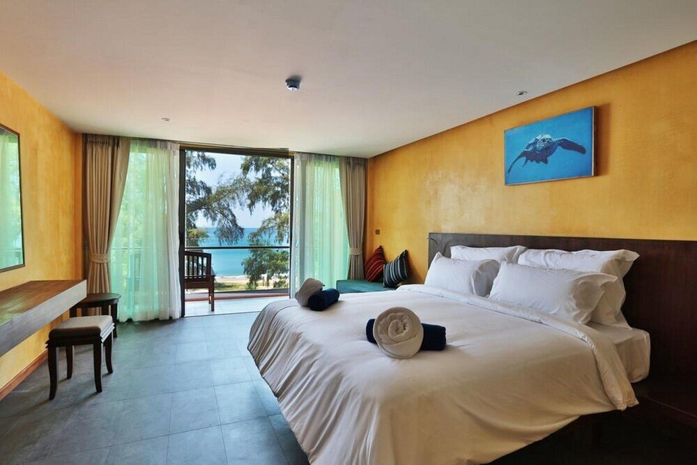 Coriacea Boutique Resort Room Type - Deluxe Sea View (1 King Bed)