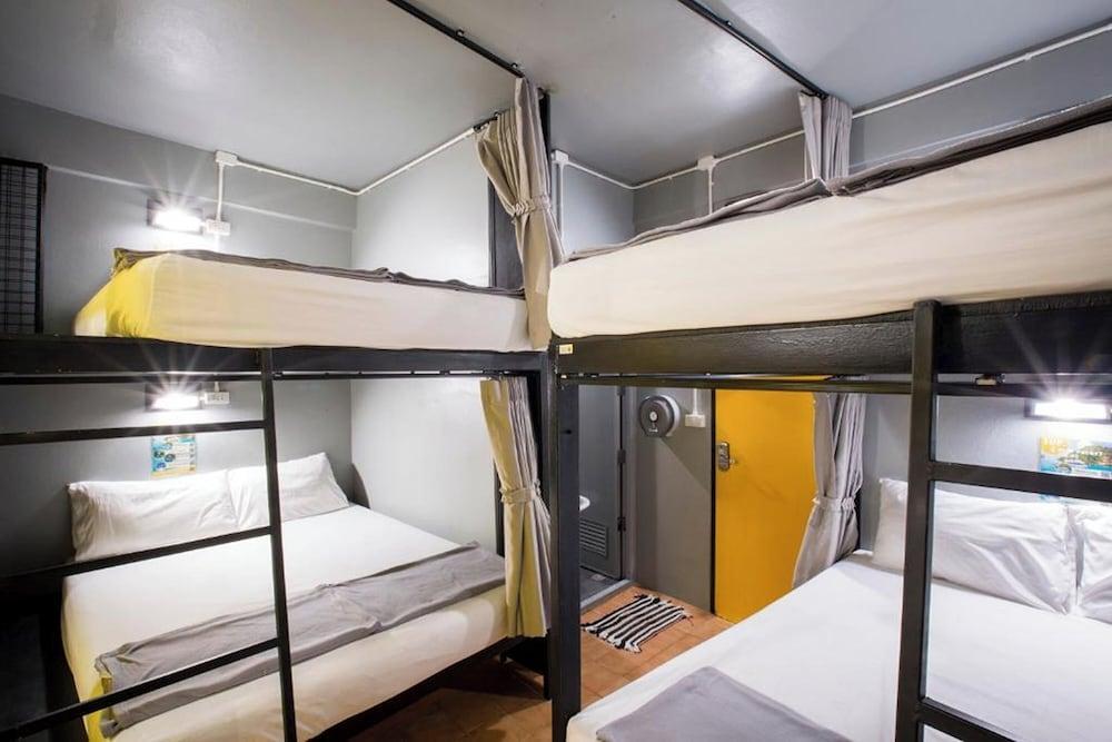 Beehive Phuket Old Town - Hostel Room Type - Bed in 4 Beds Mixed Dorm - Queen Size Bunk Bed Beehive Phuket Old Town - Hostel Room Type - Bed in 4 Beds Mixed Dorm - Queen Size Bunk Bed