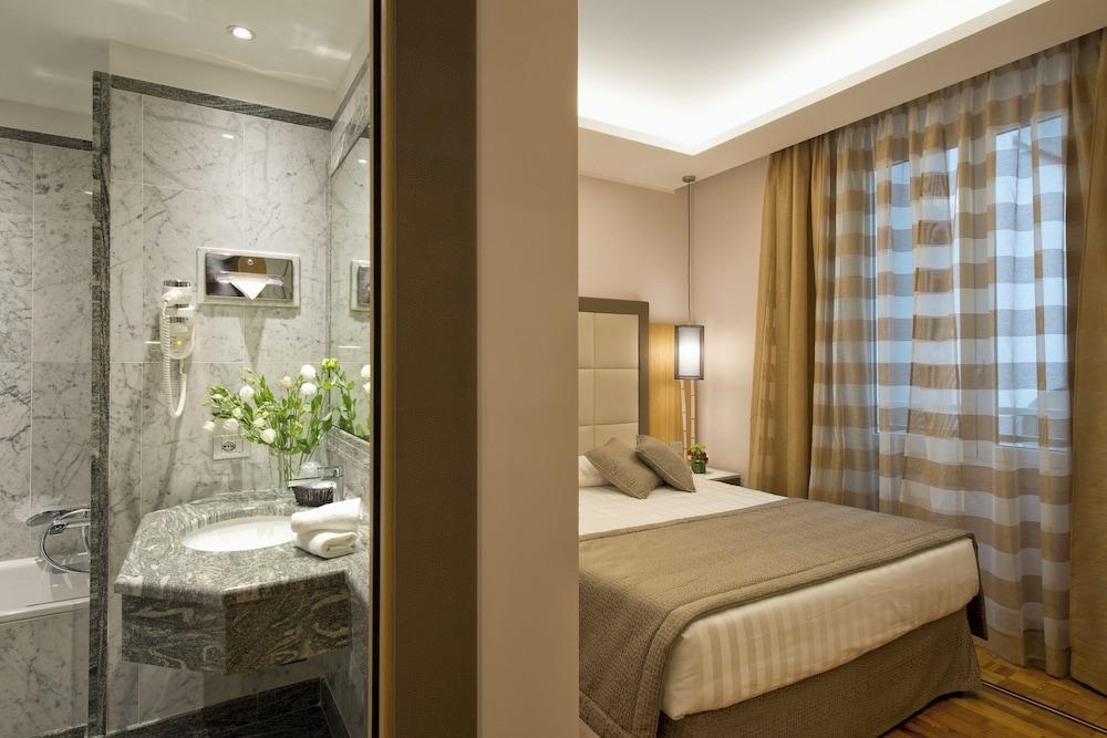 Vibe Nazionale Room Type - Standard Double or Twin Room Vibe Nazionale Room Type - Standard Double or Twin Room