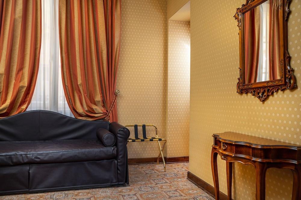 Hotel Oceania Room Type - Suite