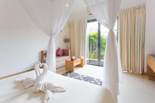 Honeymooner Pool Villa@Seastone