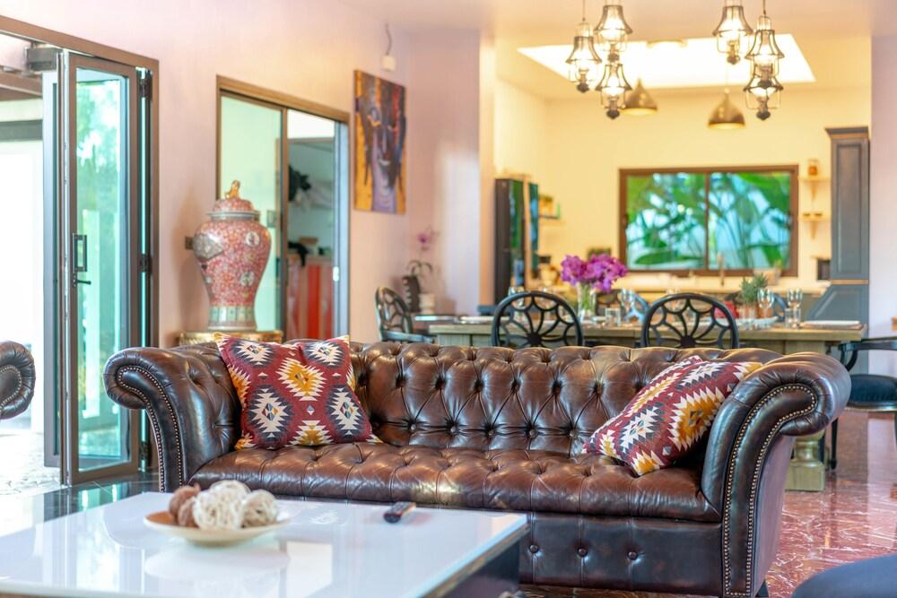 Jewels Villas Phuket - Tap to explore photos