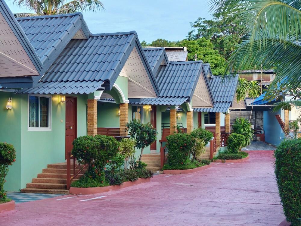 Phaithong Sotel Resort Room Type - Bungalow with Garden View Phaithong Sotel Resort Room Type - Bungalow with Garden View