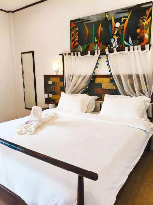 Vivi Bungalows Resort Room Type - Deluxe Bungalow Poolside