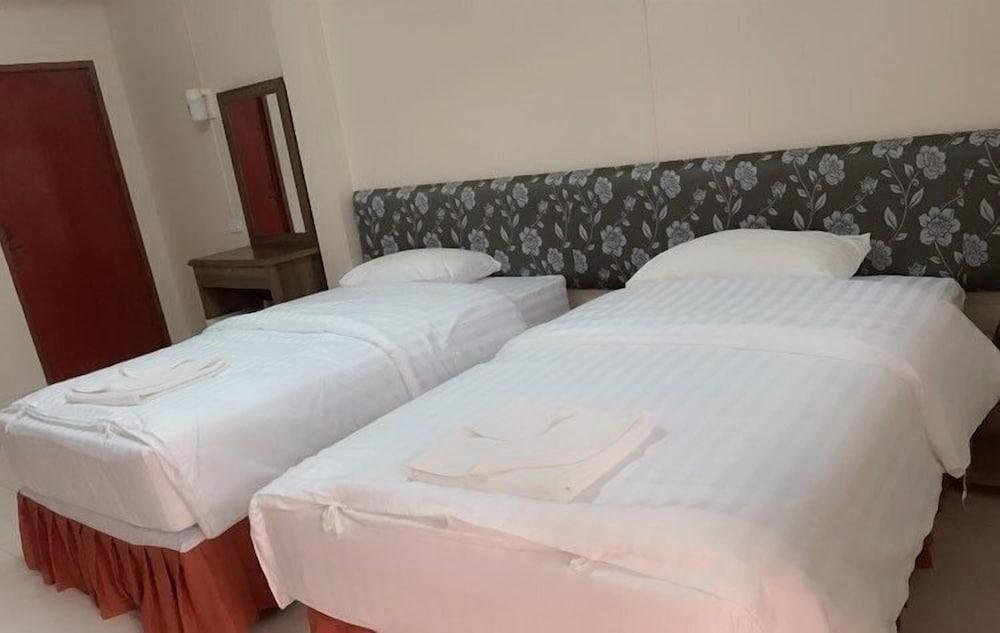 Baan Boa Guest House - Tap to explore photos