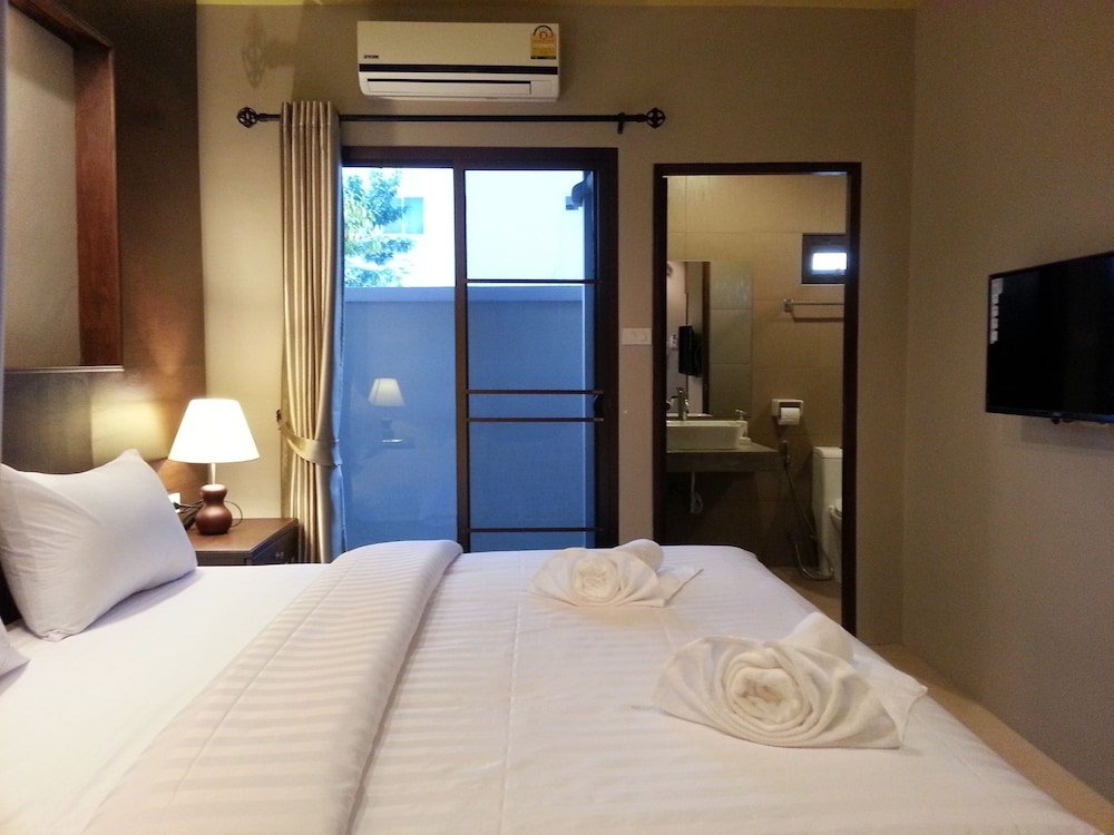 Purimas Resortel - Tap to explore photos