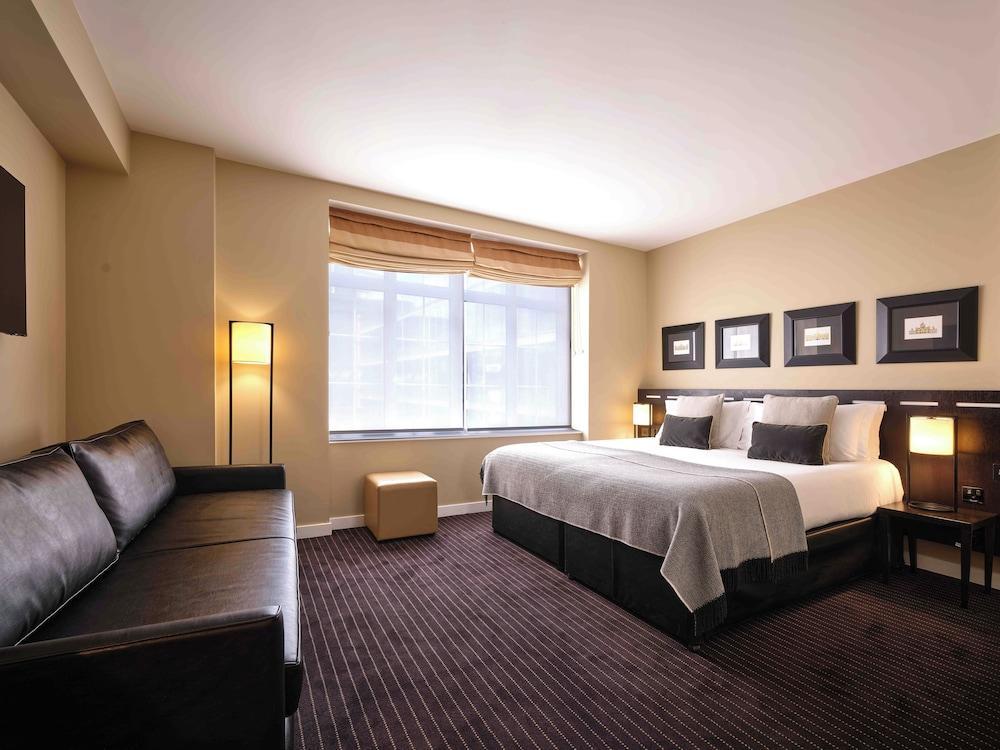 The Resident Victoria Room Type - The Premium King
