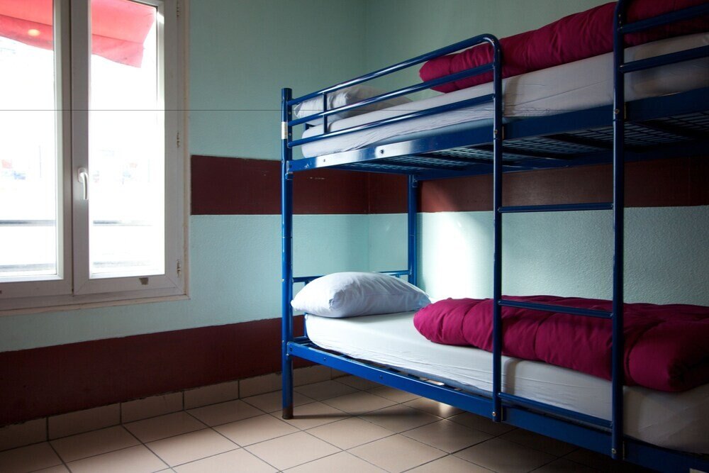 Auberge Internationale des Jeunes - Hostel - Tap to explore photos