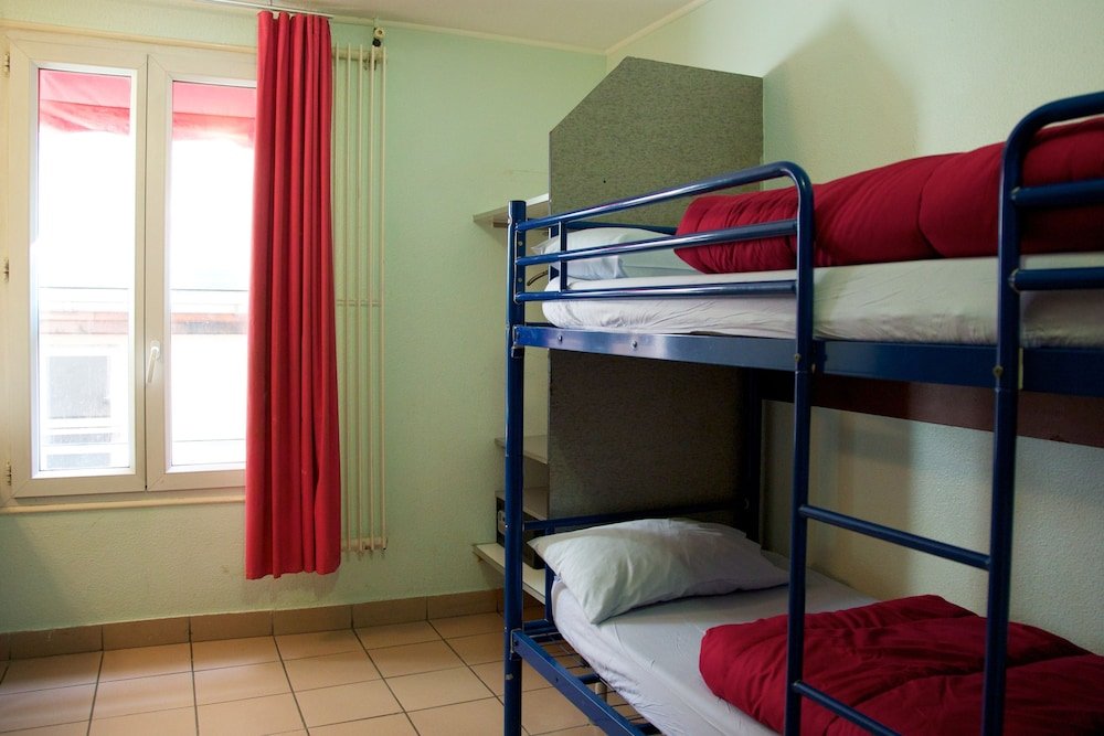 Auberge Internationale des Jeunes - Hostel Room Type - Quadruple Room, Private Bathroom