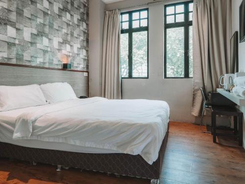 The Noble Hotel Singapore Room Type - Deluxe Queen