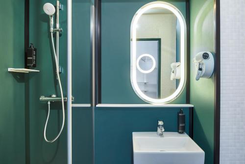 ibis Clamart Paris Velizy - Tap to explore photos