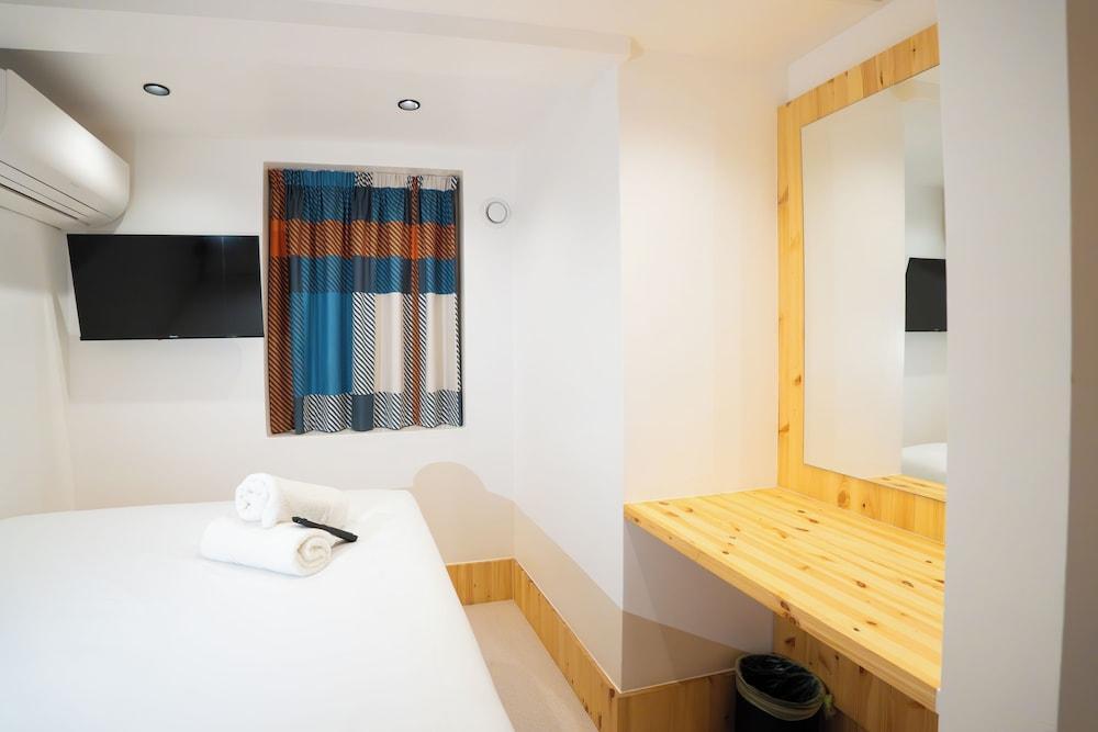 EasyHotel Paddington Room Type - Lower Ground Standard Double Bed