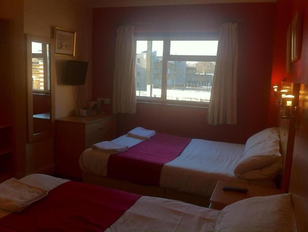 City Inn Express Hotel Room Type - Standard Quadruple Room