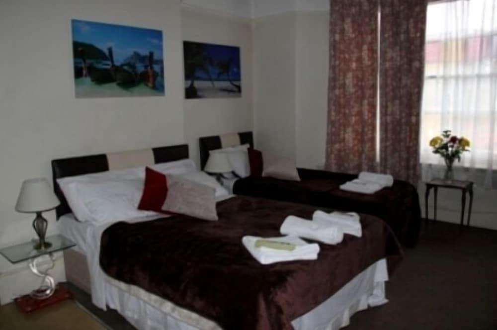 Crystal Lodge Hotel Room Type - Quadruple Room, Shared Bathroom