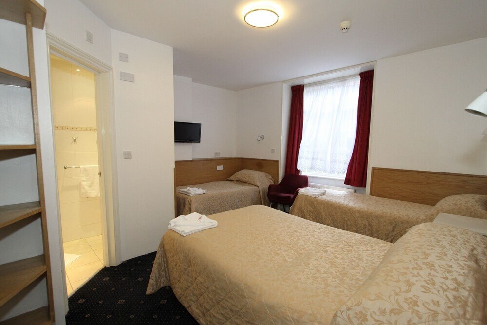 The Ridgemount Hotel Room Type - Quadruple Room, Ensuite