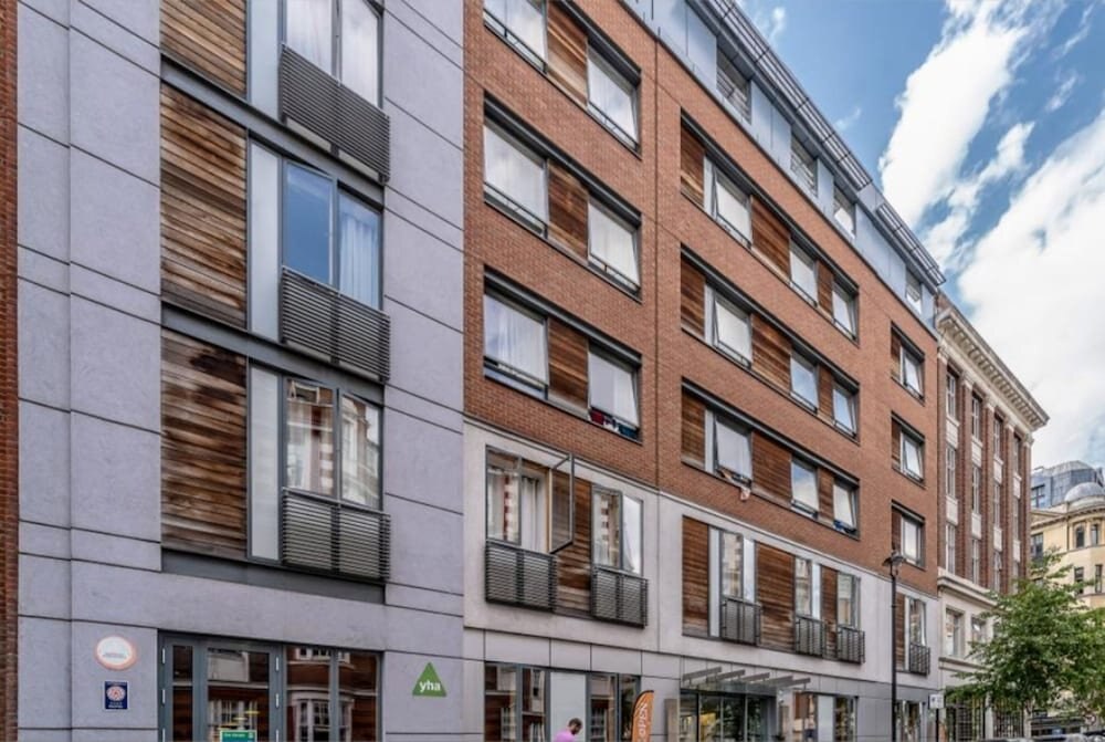 YHA London Central - Hostel - Tap to explore photos