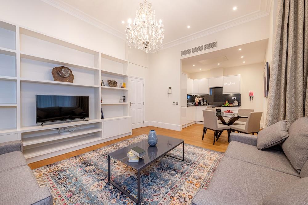 Chesham Court Room Type - Deluxe Apartment, 1 Bedroom