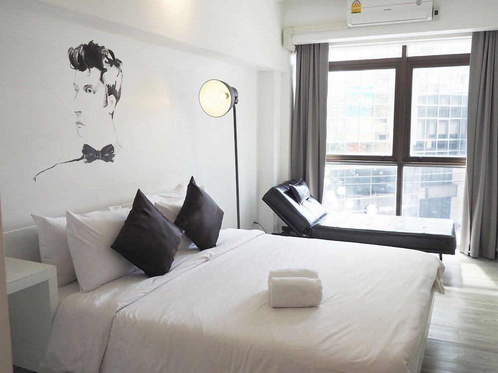 3Howw Hostel at Sukhumvit 21 Room Type - Deluxe Double Room