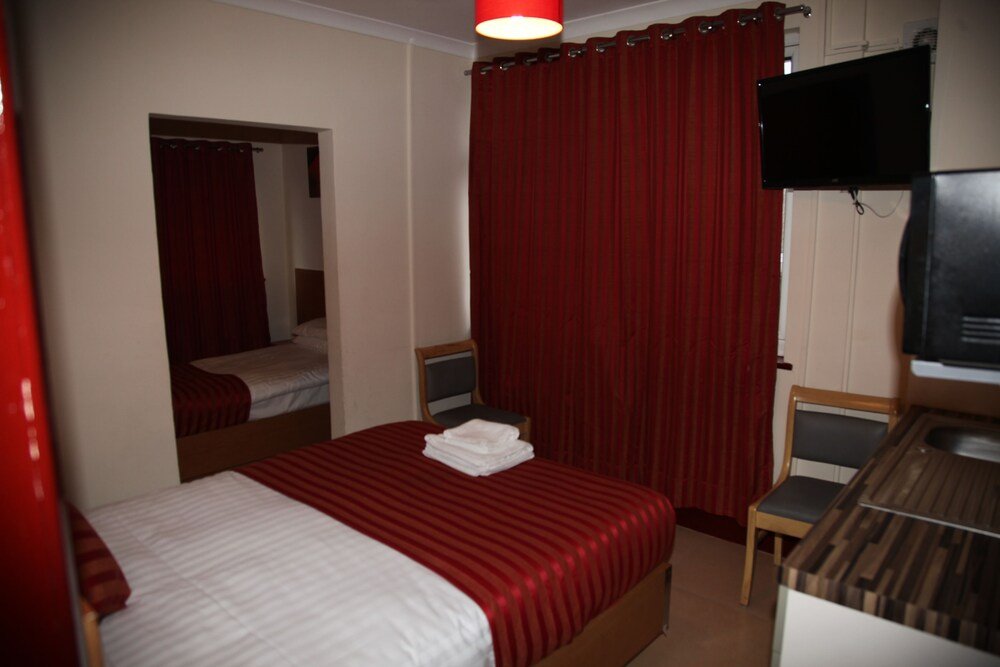 Grove Apartments Room Type - Apartment, 1 Bedroom (2 Adults + 1 Child) Grove Apartments Room Type - Apartment, 1 Bedroom (2 Adults + 1 Child)
