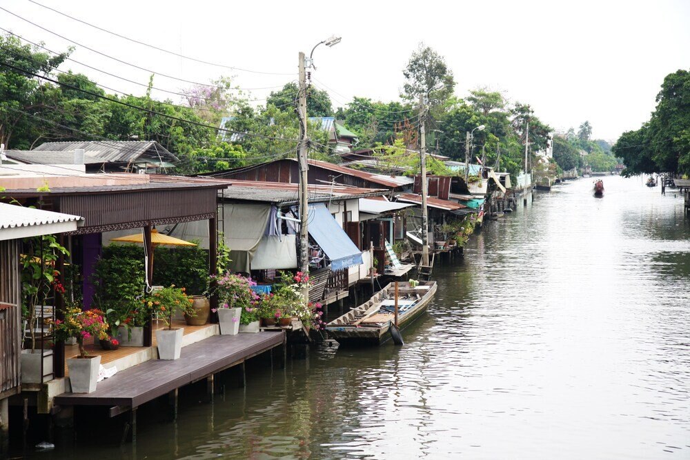 Bang Luang House - Tap to explore photos
