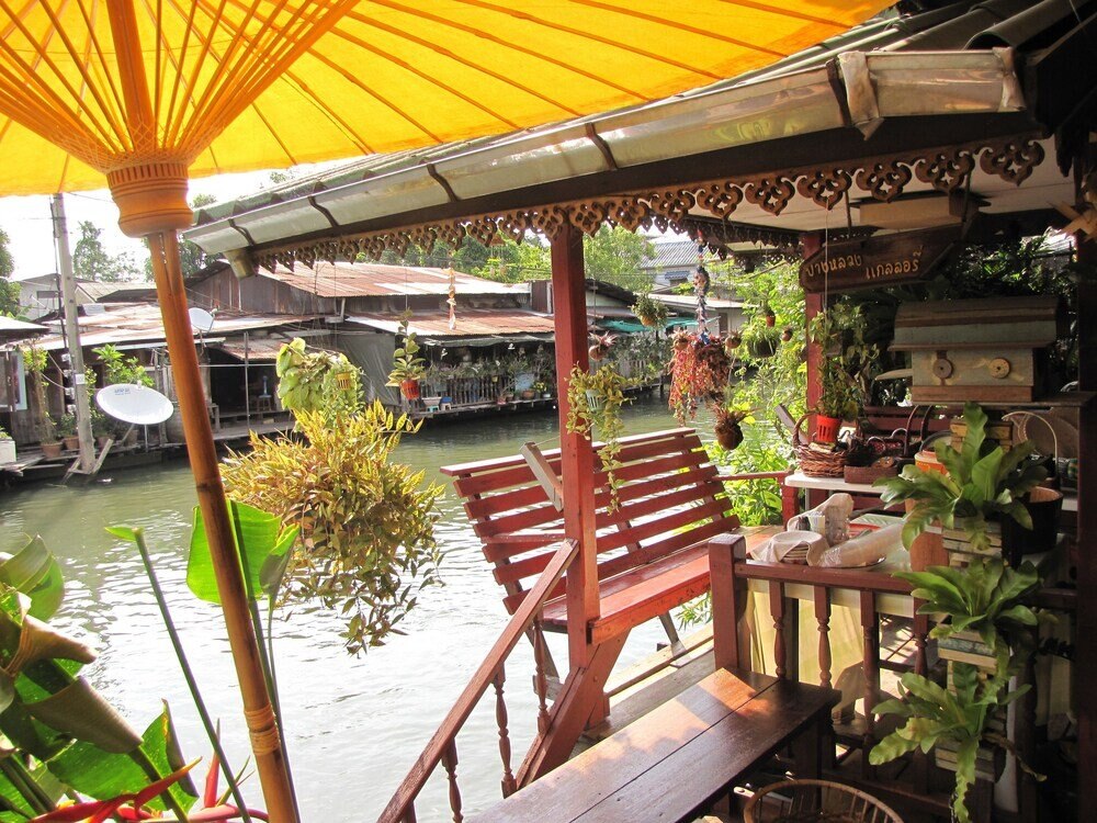 Bang Luang House - Tap to explore photos