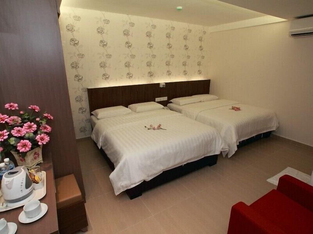 Tai Ichi Hotel Room Type - Deluxe Quadruple Room