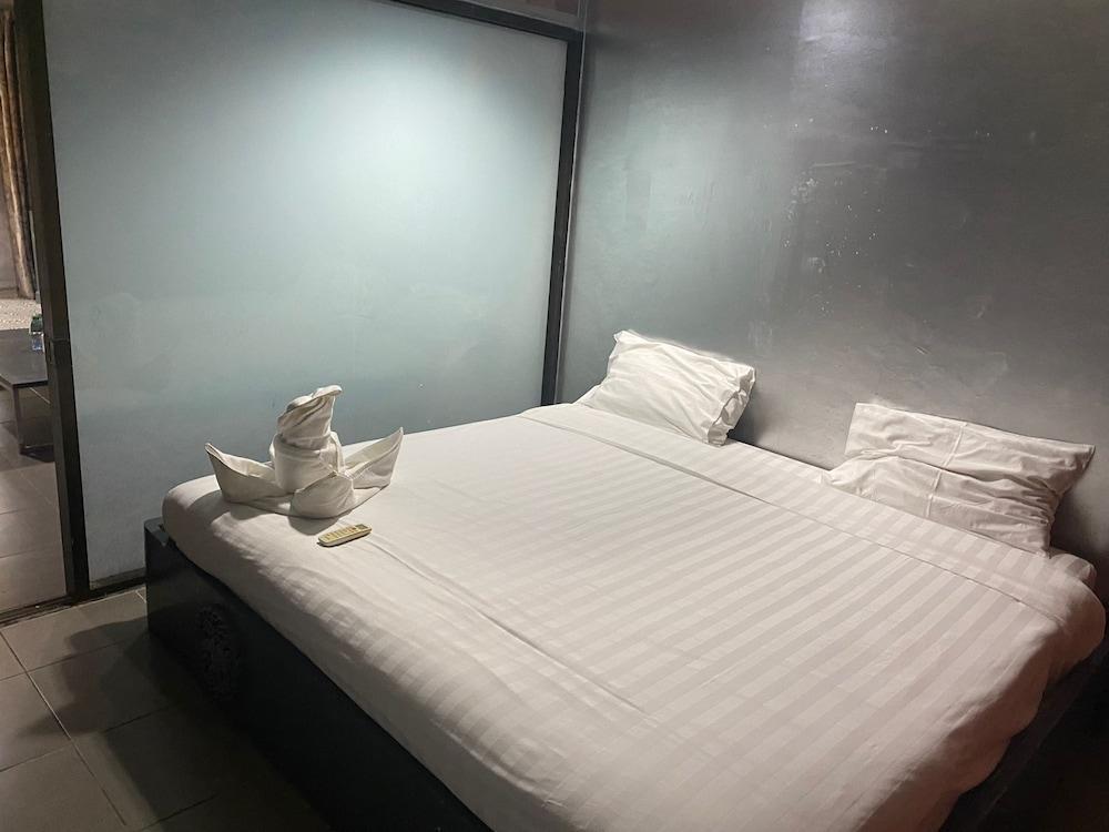 Momento Resort Room Type - Family Double Room