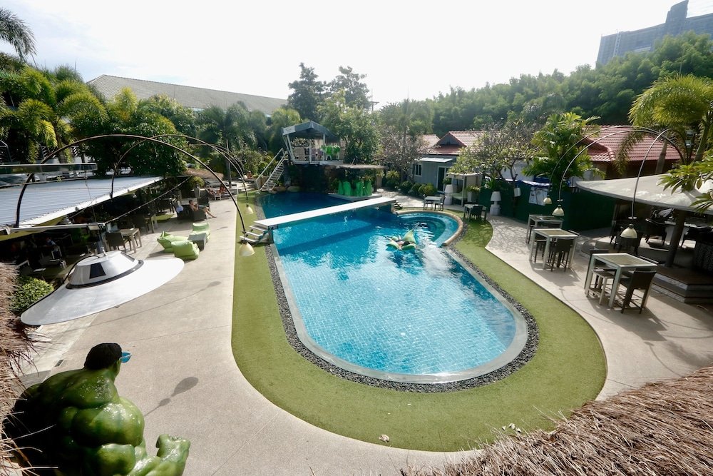 Momento Resort