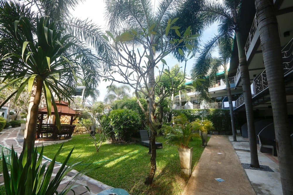 Momento Resort Room Type - Standard Room, 1 King Bed, Garden View, Ground Floor