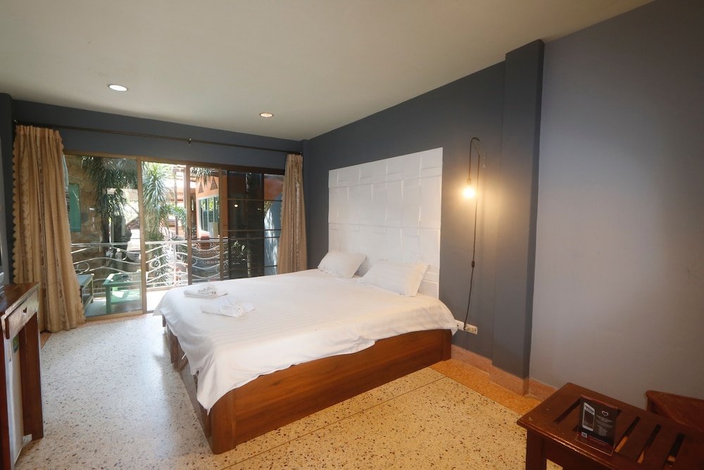 Momento Resort Room Type - Economy Room