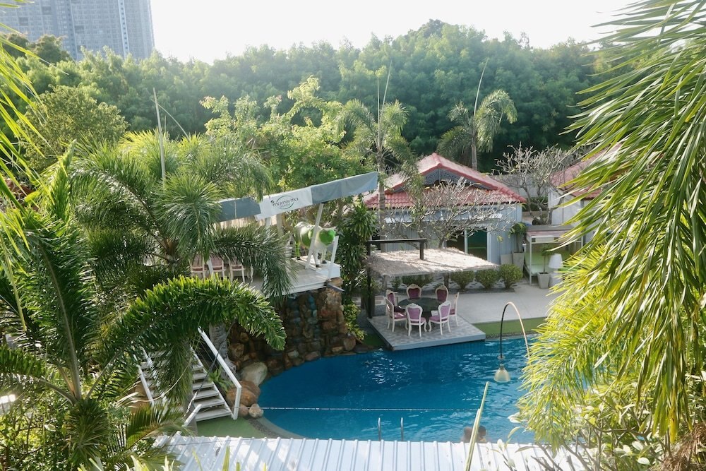 Momento Resort Room Type - Standard Room, 1 King Bed, Balcony, Pool View Momento Resort Room Type - Standard Room, 1 King Bed, Balcony, Pool View