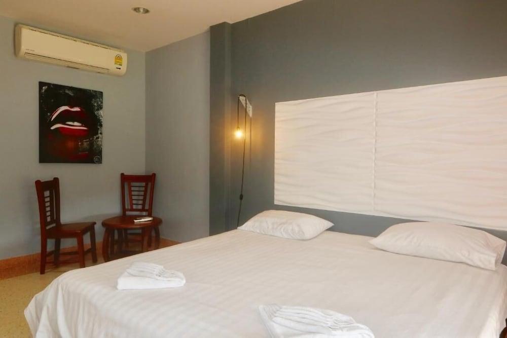 Momento Resort Room Type - Family Double or Twin Room