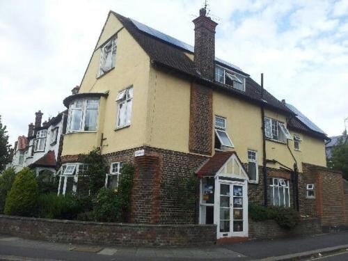 Compton Guest House - Tap to explore photos