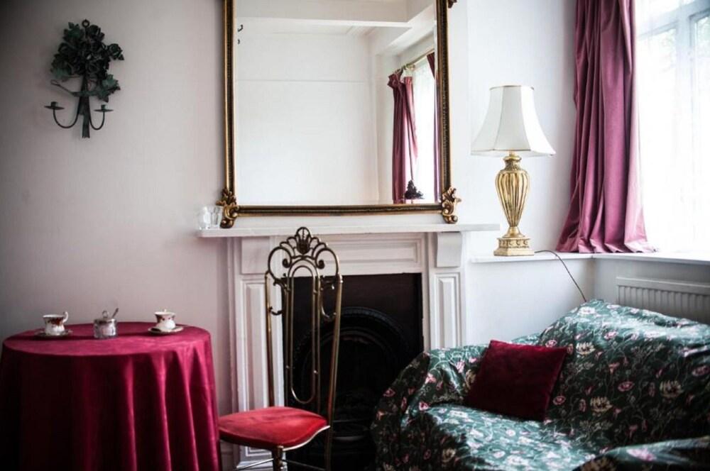 Juliette's Bed and Breakfast Room Type - Deluxe Double Room