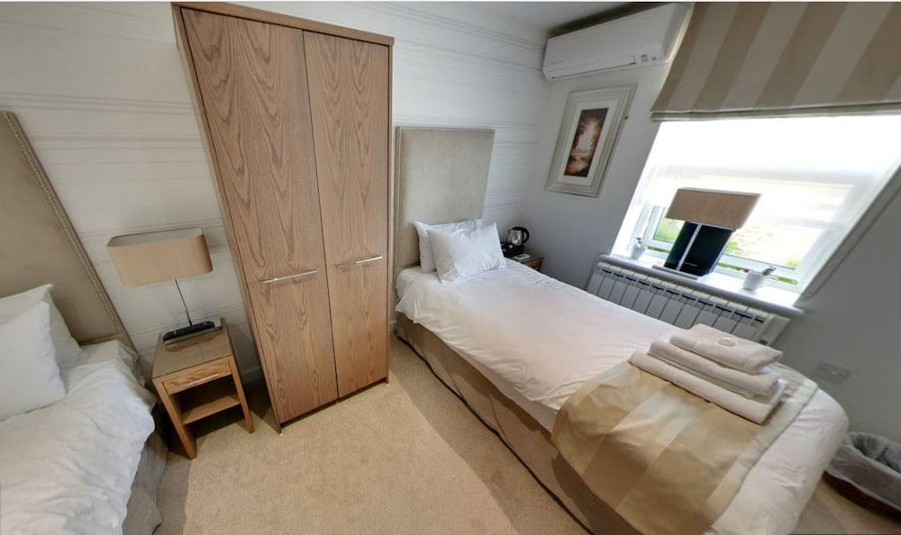McCafferty’s Guesthouse Room Type - Twin Room