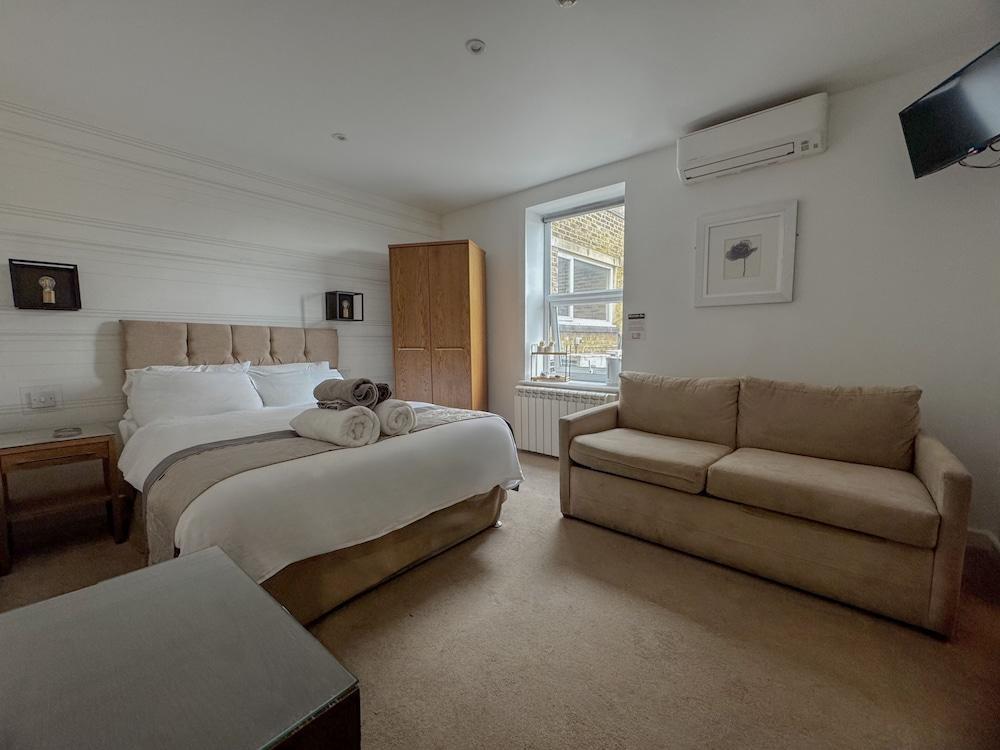 McCafferty’s Guesthouse Room Type - Family Room McCafferty’s Guesthouse Room Type - Family Room