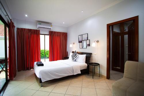Tortuga Villas Pattaya - Tap to explore photos