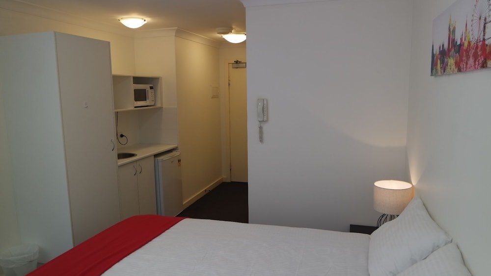 Cityview Studio Accommodation - Tap to explore photos
