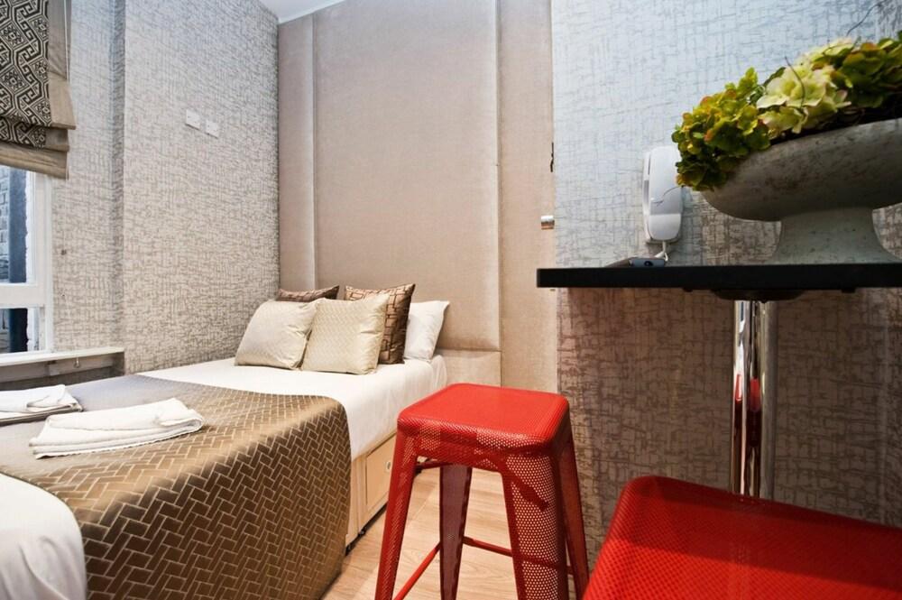 Classica Apartments - Tap to explore photos