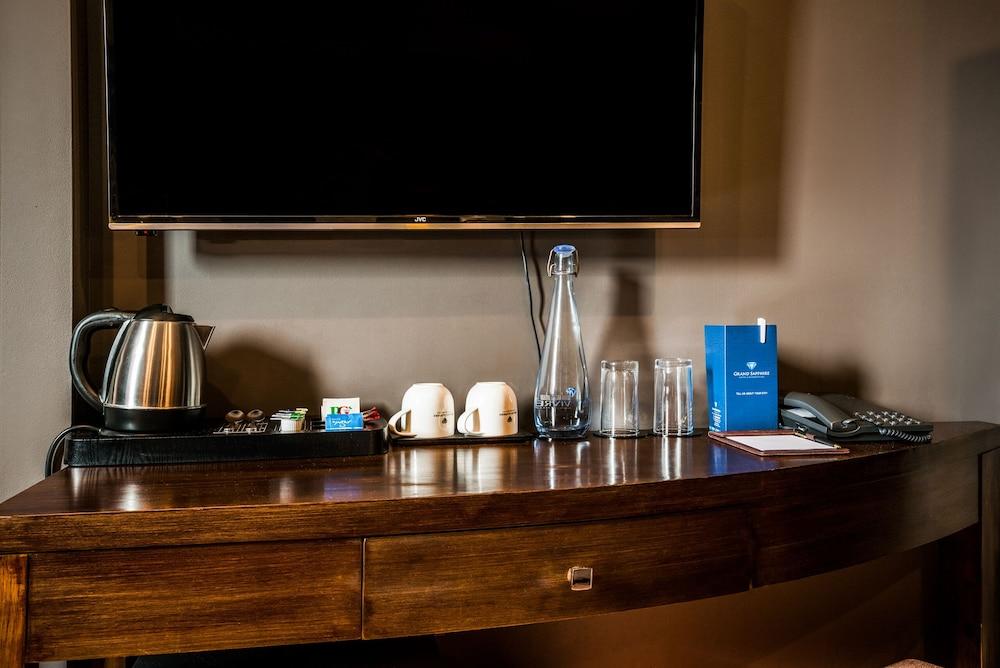 Grand Sapphire Hotel & Banqueting Room Type - Family Room, Ensuite