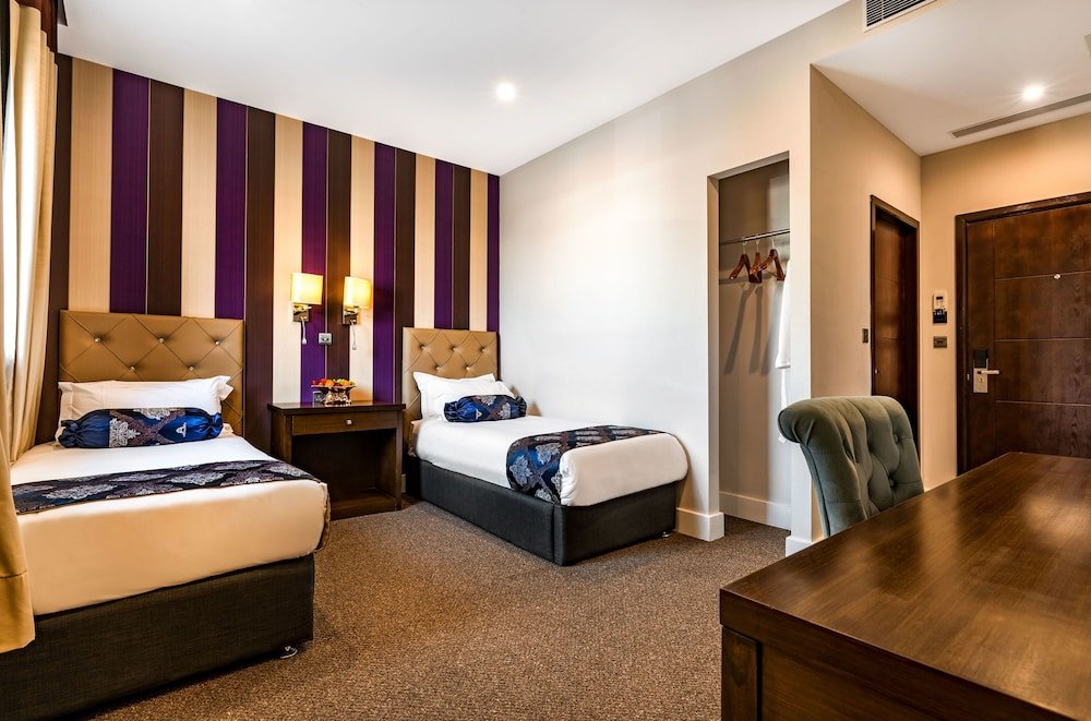 Grand Sapphire Hotel & Banqueting - Tap to explore photos