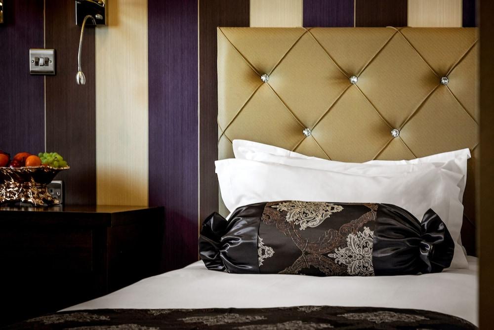 Grand Sapphire Hotel & Banqueting - Tap to explore photos